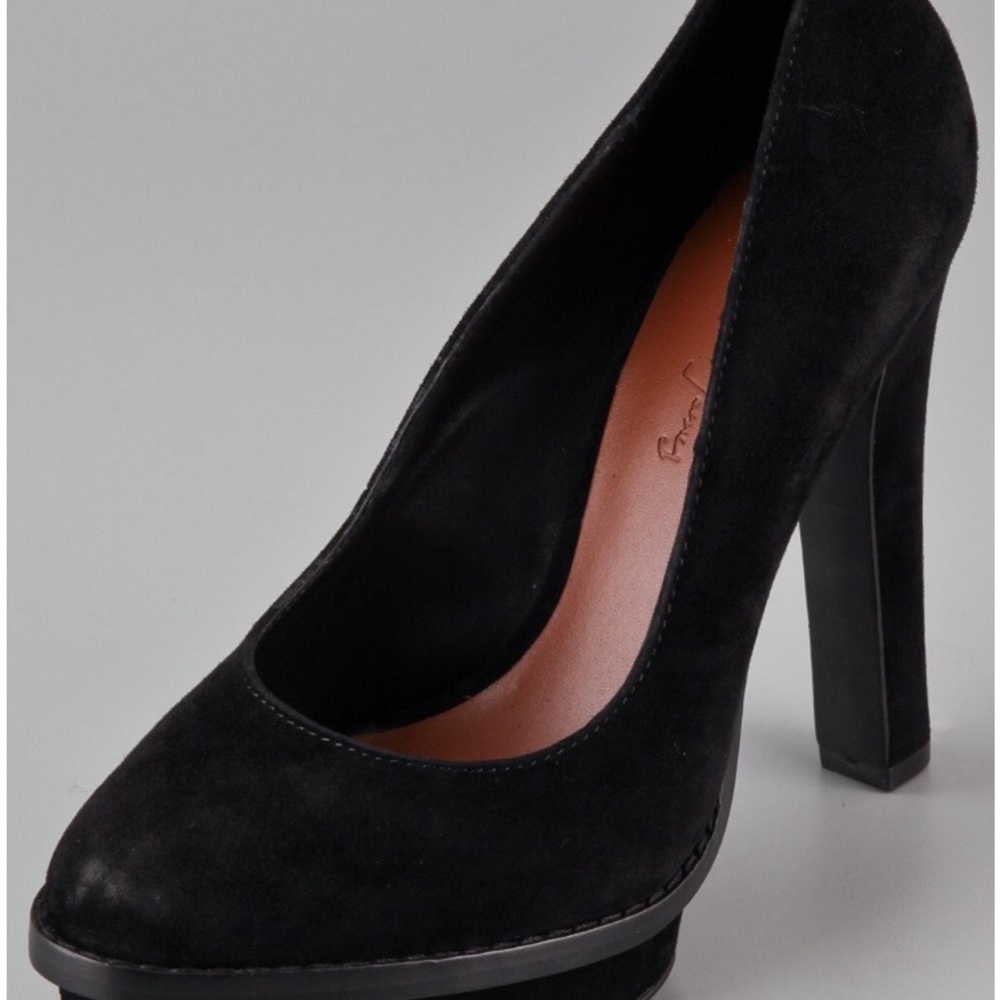 Elizabeth and James Magic Platflorm Pumps